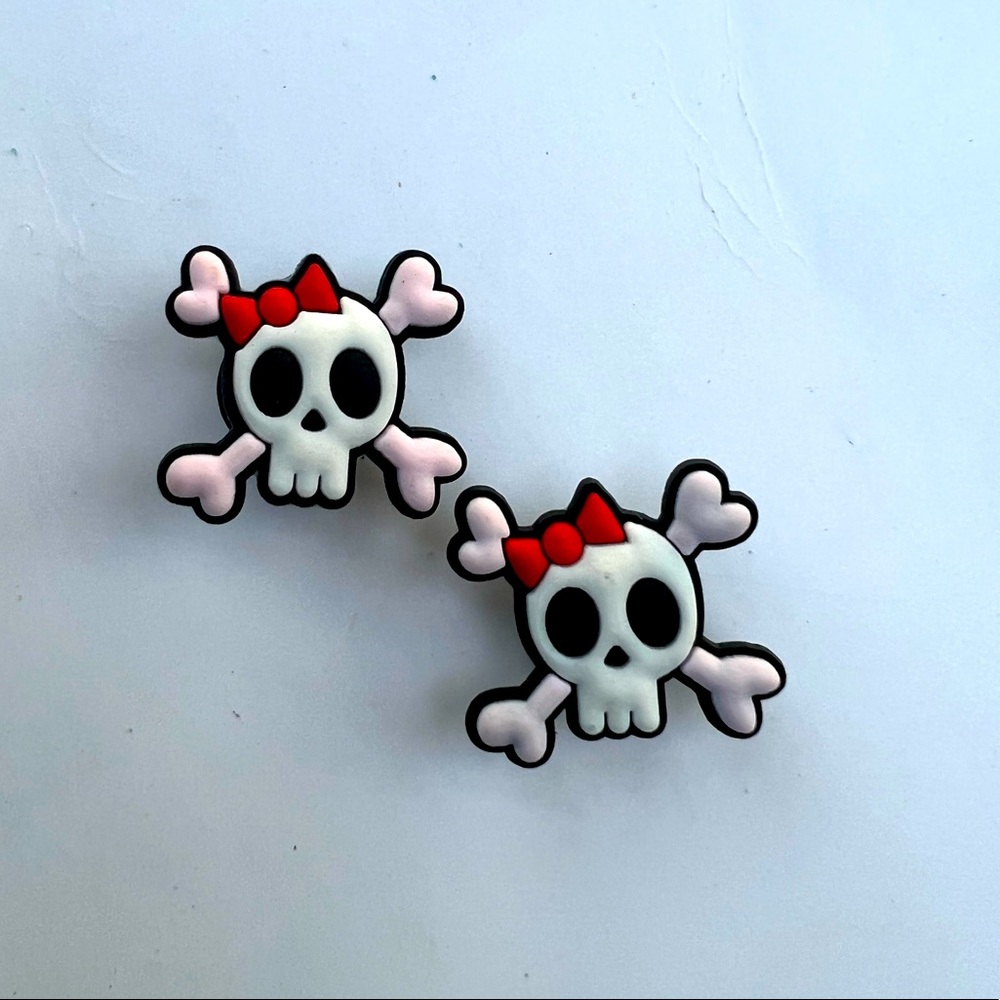 Skull & Bones Croc Jibbitz Charm